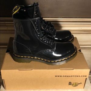 Dr Martens “Doc Martens”